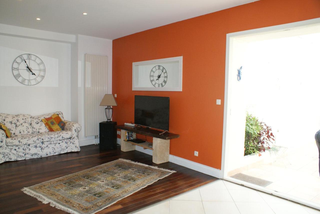 Spacieuse Maison De Village Climatisee Avec Jardin Patio Bessan Exterior foto